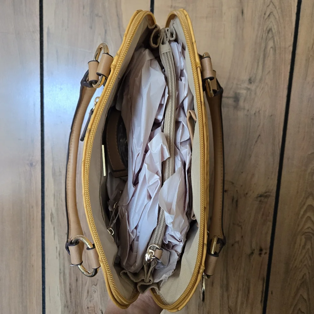 👜 Giani Bernini Ostrich-Embossed Dome Satchel – Spicy Mustard (NWT!) 👜 - Picture 5 of 5